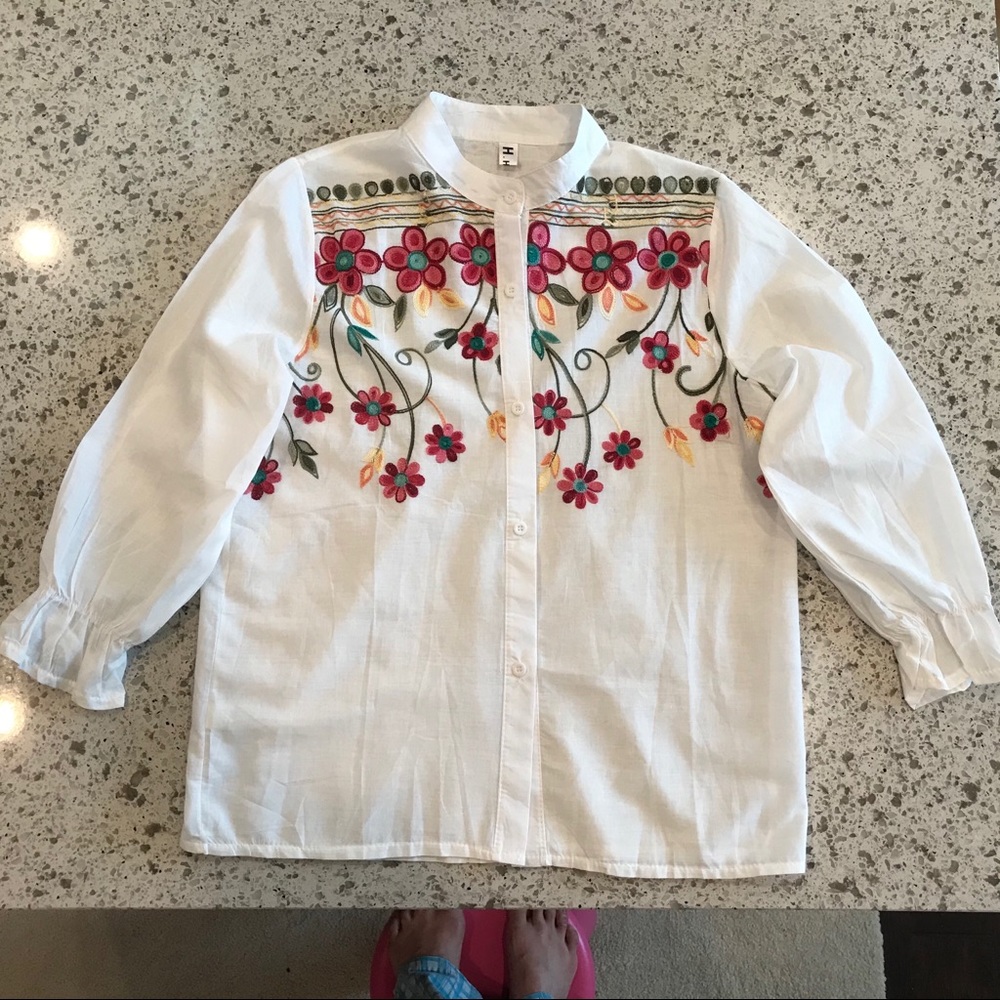 Like NEW!! beautiful blouse Bohemian Style 🎀